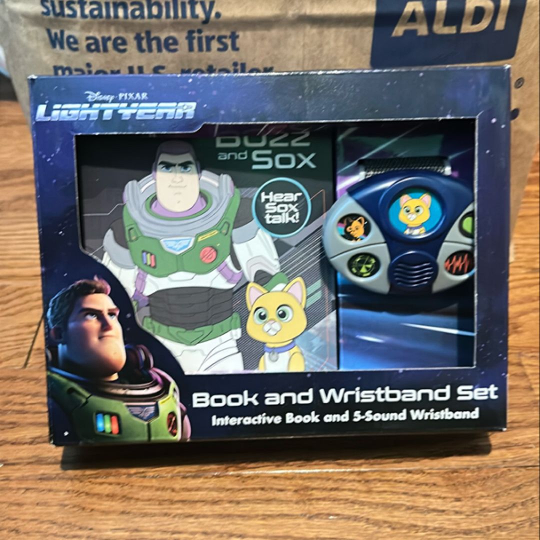 Disney Pixar Lightyear: Buzz and Sox Book and 5-Sound Wristband Set