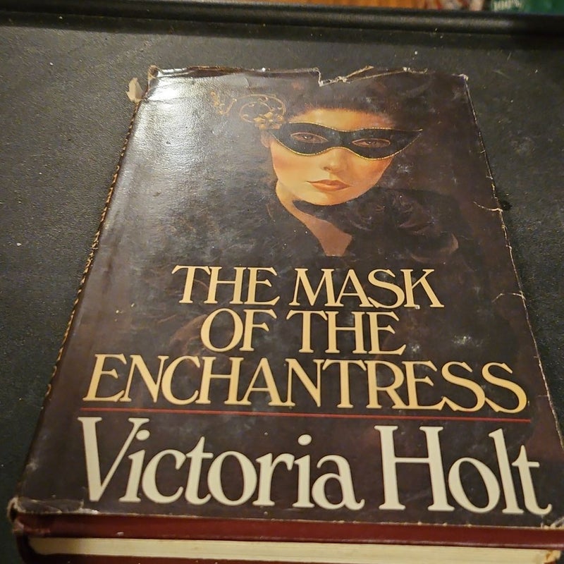 The Mask Of The Enchantress