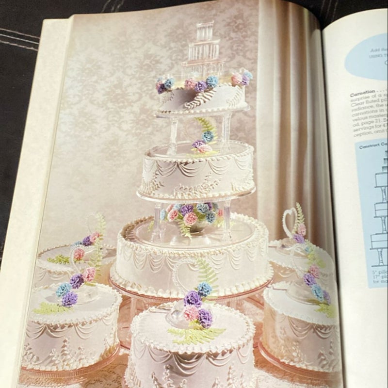 Wilton Shows You How to Create Dramatic Tier Cakes