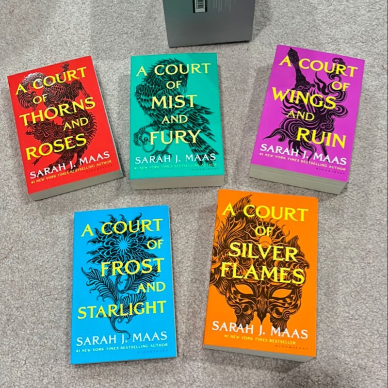 A Court of Thorns and Roses Paperback Box Set (5 Books)