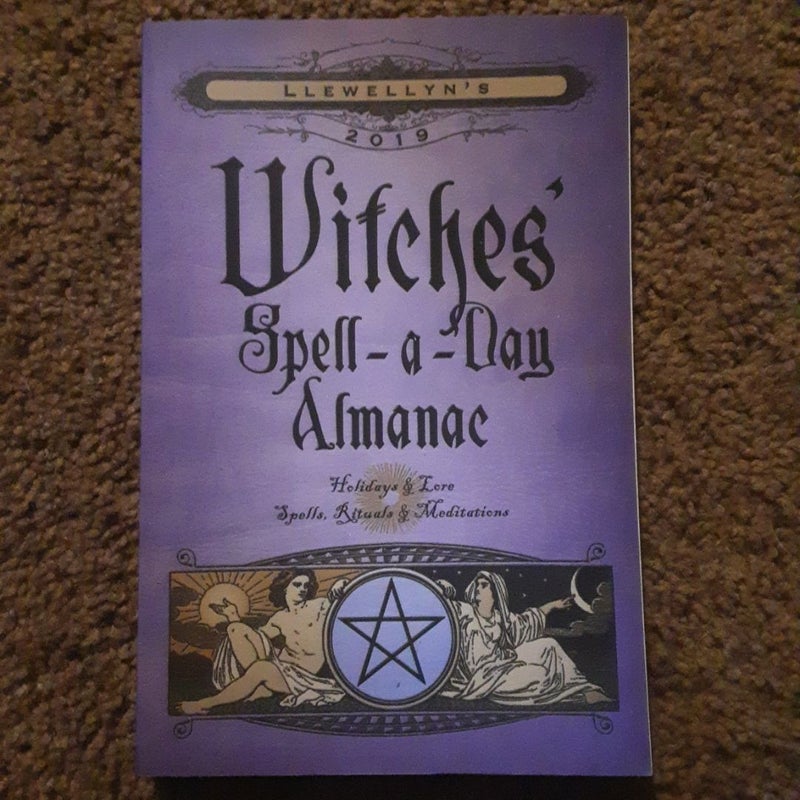 Llewellyn's 2019 Witches' Spell-A-Day Almanac