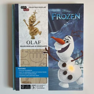 Disney Frozen Deluxe Book and Model Set