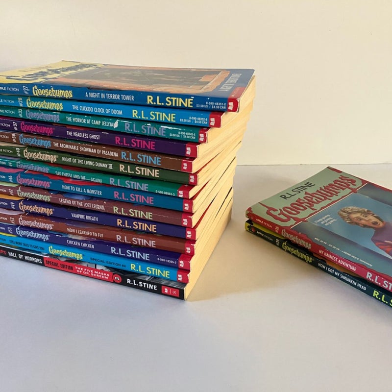 Lot of 16 Goosebumps books, 14 First Prints
