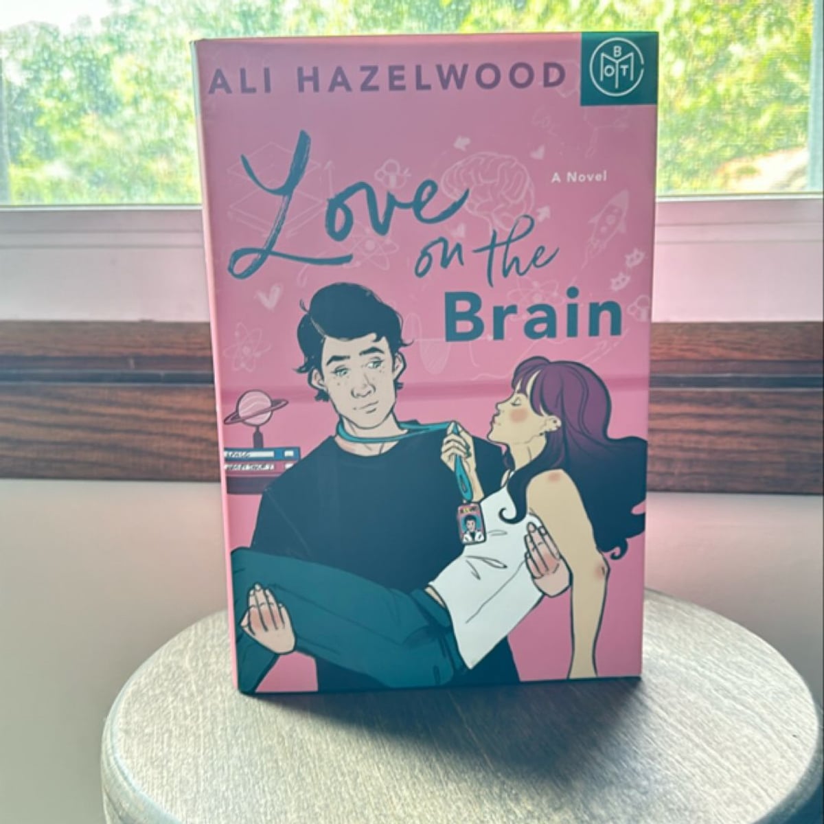 Love on the Brain by Ali Hazelwood, Hardcover | Pangobooks