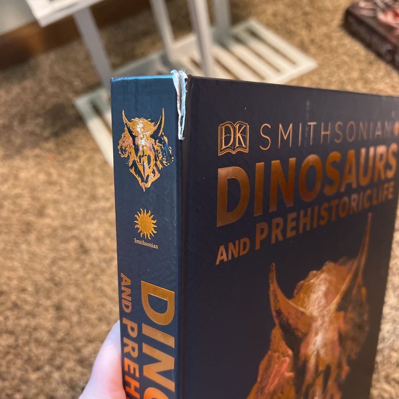 Dinosaurs and Prehistoric Life by Smithsonian, Hardcover