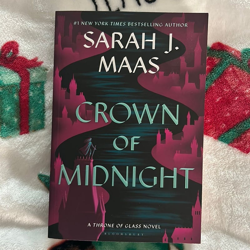 Crown of Midnight by Sarah J. Maas, Paperback Pangobooks