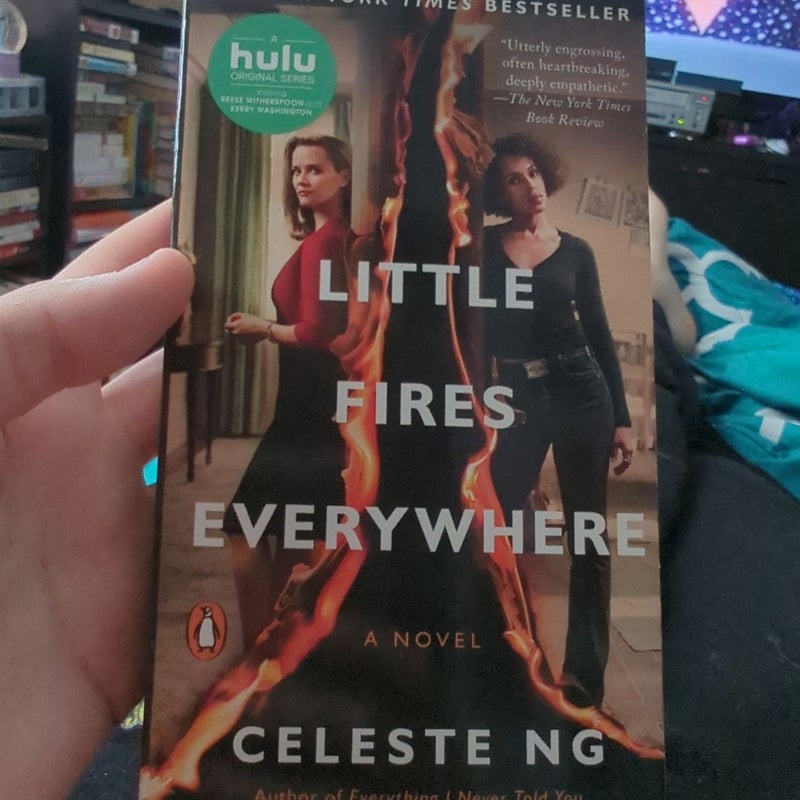 Little Fires Everywhere (Movie Tie-In)