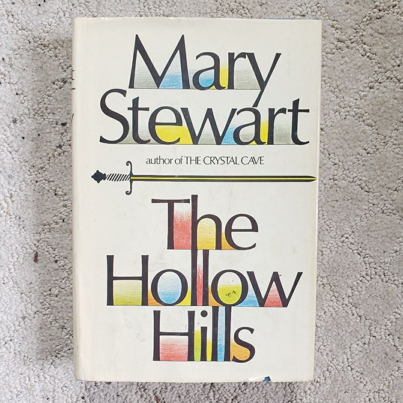 The Hollow Hills (Arthurian Saga book 2)
