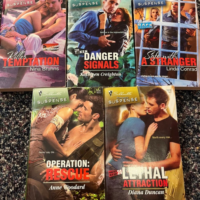 Silhouette Romantic Suspense 5 Book Bundle