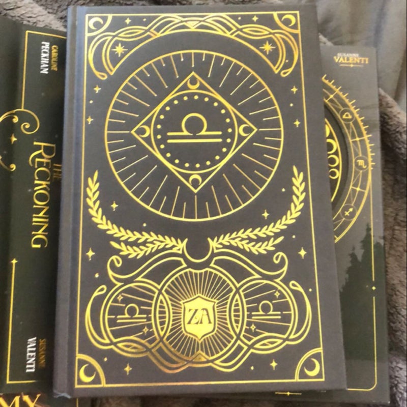 Zodiac Academy Book 1-4 : Bookish Box special edition 