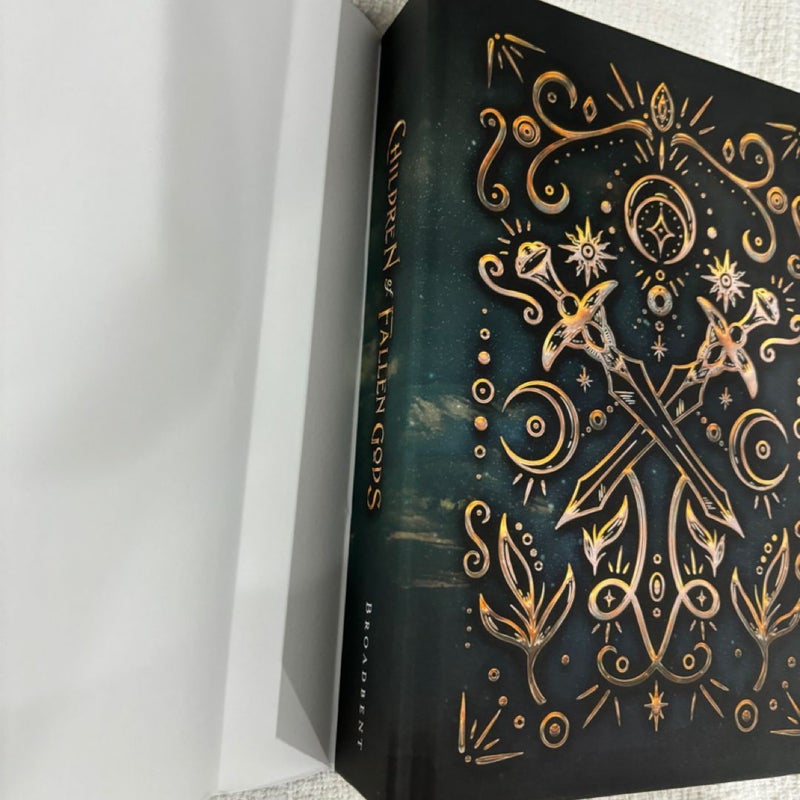 PERFECT condition Daughter of no worlds and children of fallen gods