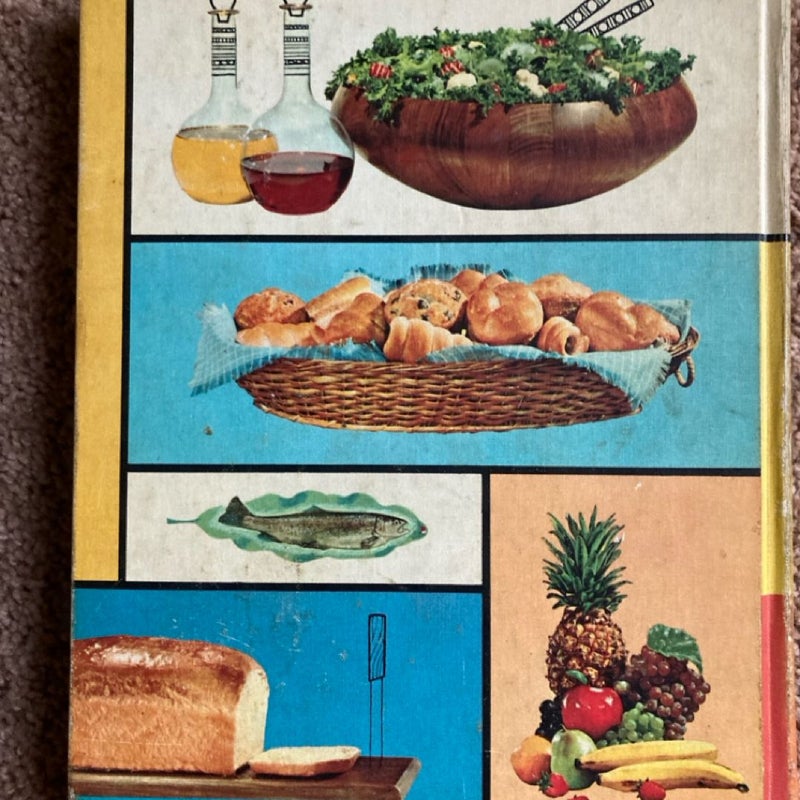 2 vintage cookbooks bundle