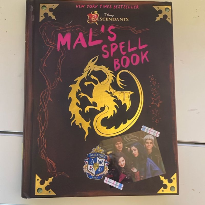 Descendants: Mal's Spell Book