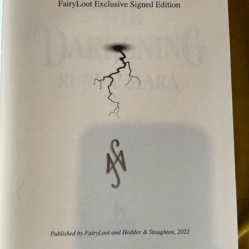 The Darkening (Exclusive Fairyloot Edition)