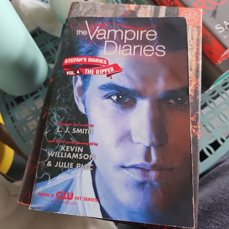 The Vampire Diaries: Stefan's Diaries #4: the Ripper