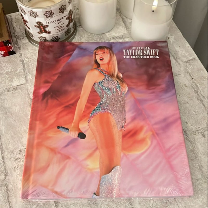 Official Taylor Swift The Eras Tour Book 