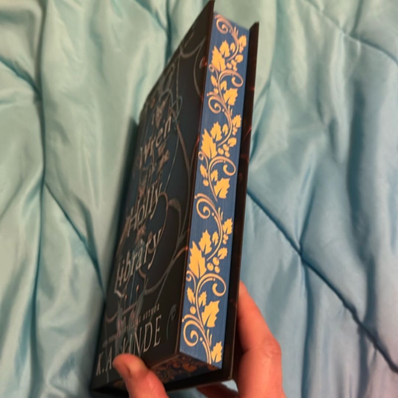 The Wren in the Holly Library (Deluxe Limited Edition)
