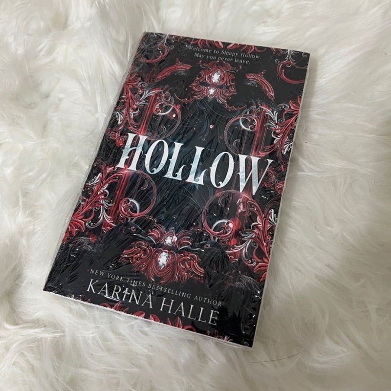 Hello Lovely Special edition Hollow by Karina Halle