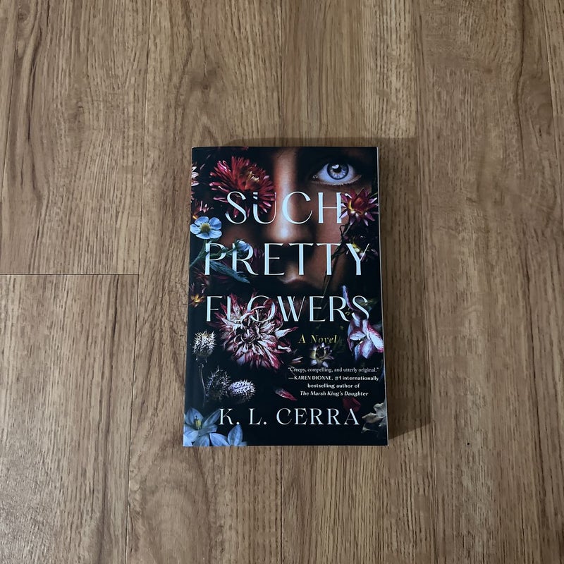 Such Pretty Flowers: A Novel: 9780593500255: Cerra  