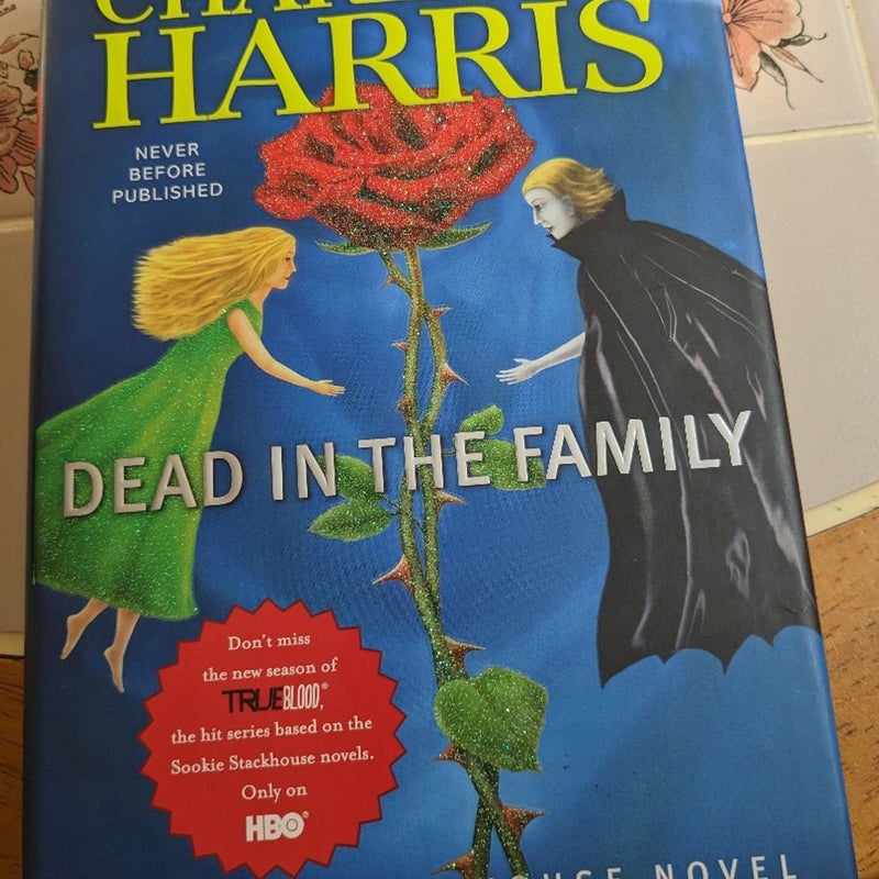 Dead in the Family (Sookie Stackhouse Novel) Hardcover 