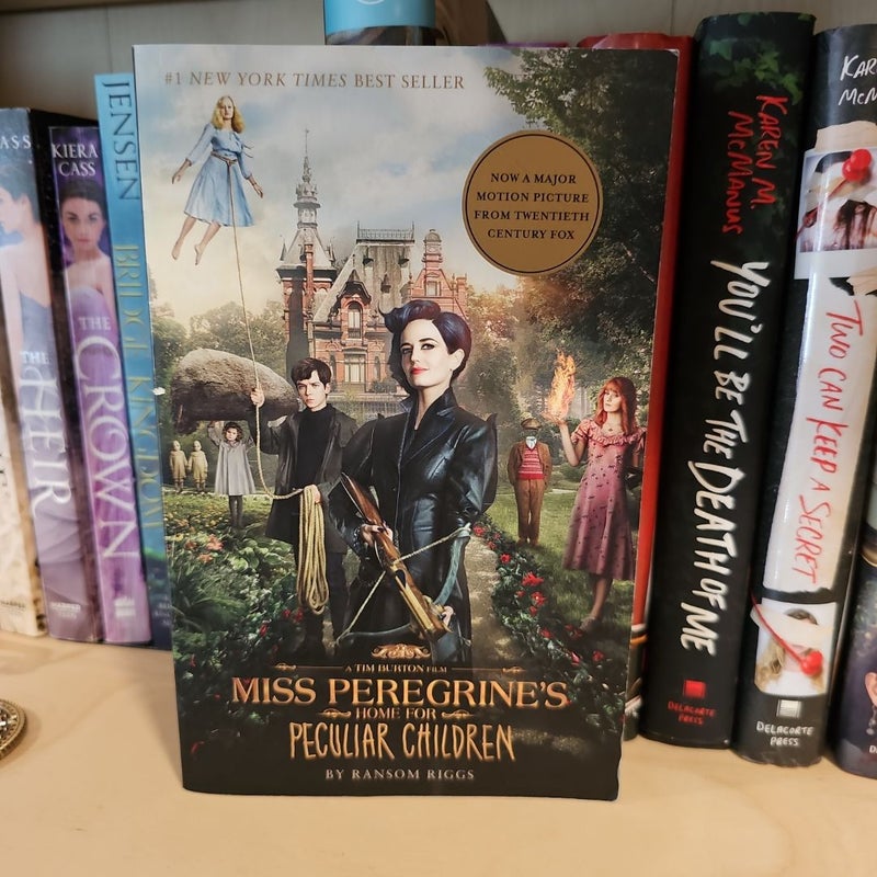 Miss Peregrine's Home for Peculiar Children (Movie Tie-In Edition)