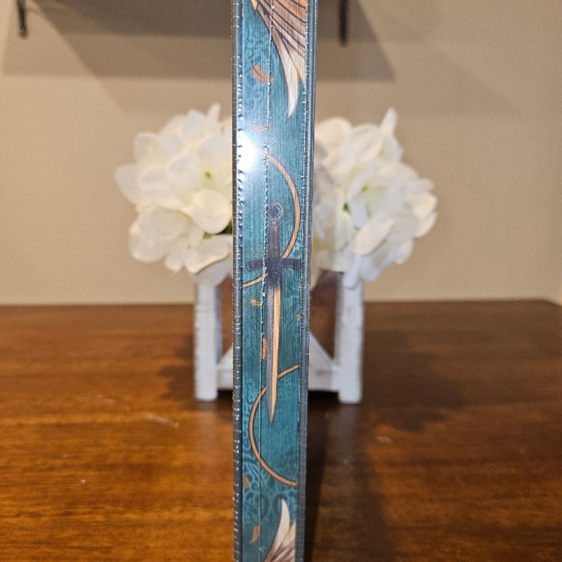 Fabled Exclusive *SIGNED * Of Blade and Wings