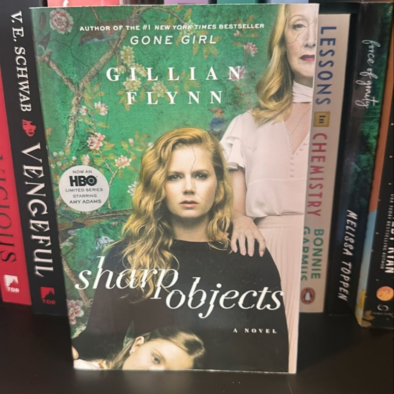 Sharp Objects (Movie Tie-In)