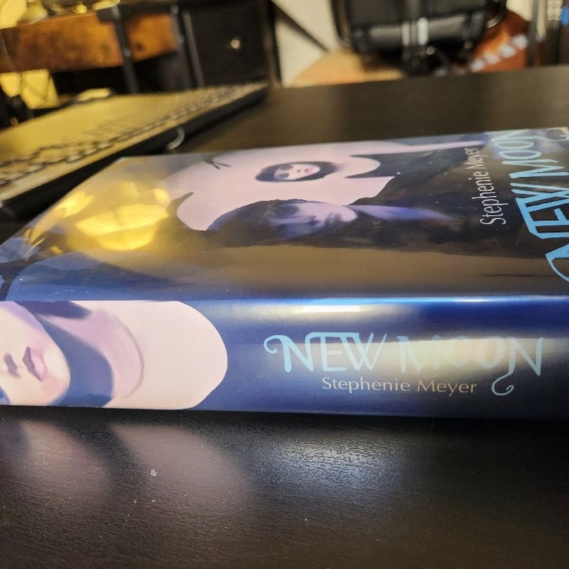 Uk new moon creepy girl