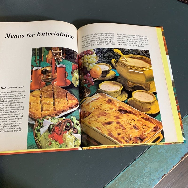 Better Homes & Gardens Menu Cookbook - 1972