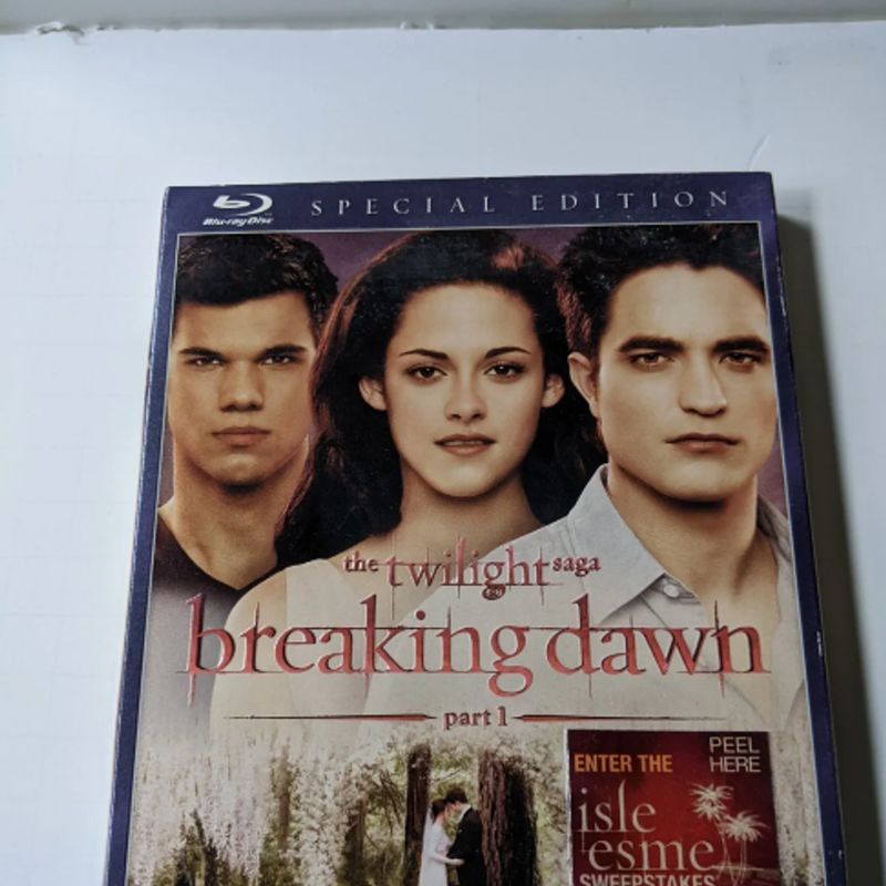 Breaking Dawn, Part 1 (The Twilight Saga) Blu-ray Special Edition 