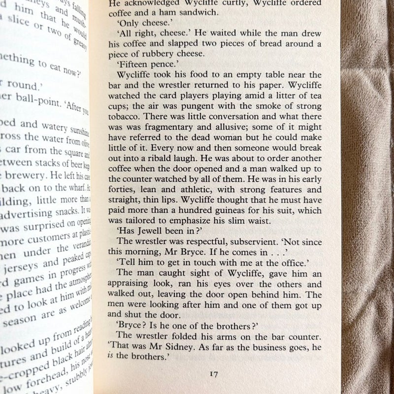 Wycliffe and the Guilt Edged Alibi  1464