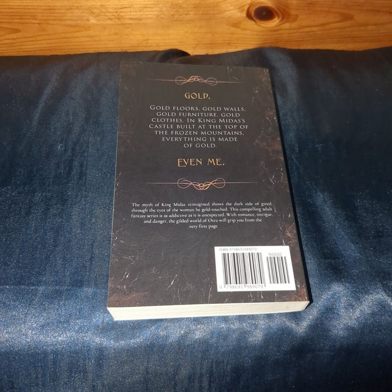 Gild by Raven Kennedy, Paperback | Pangobooks
