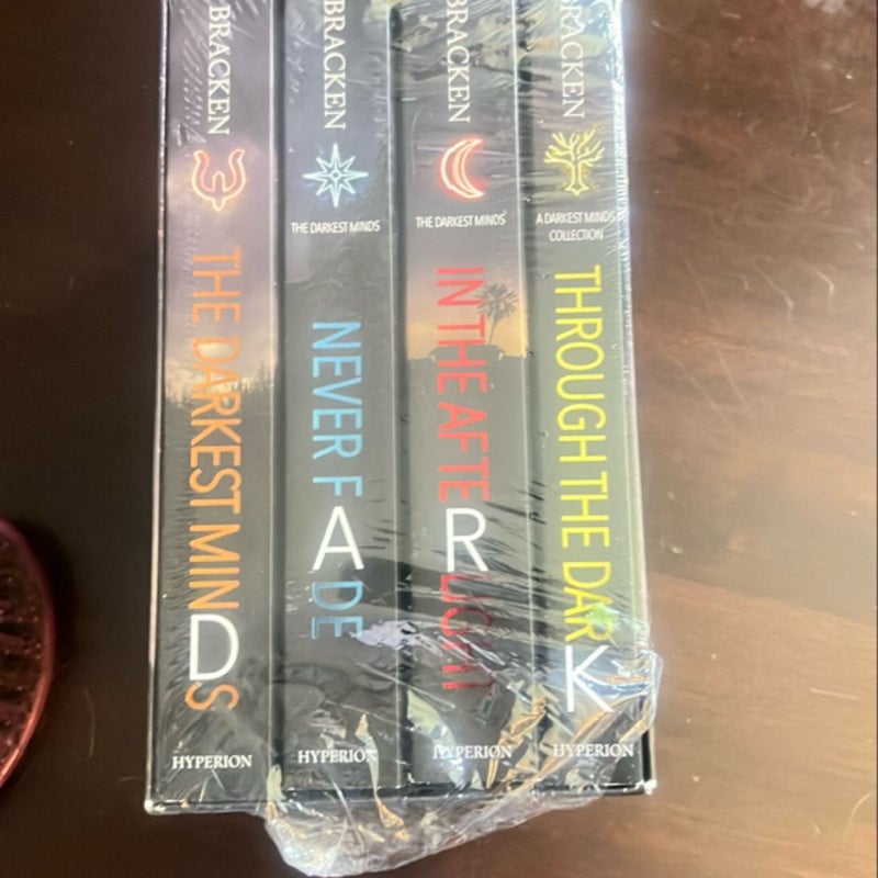 The Darkest Minds Series Boxed Set [4-Book Paperback Boxed Set] (the Darkest Minds)