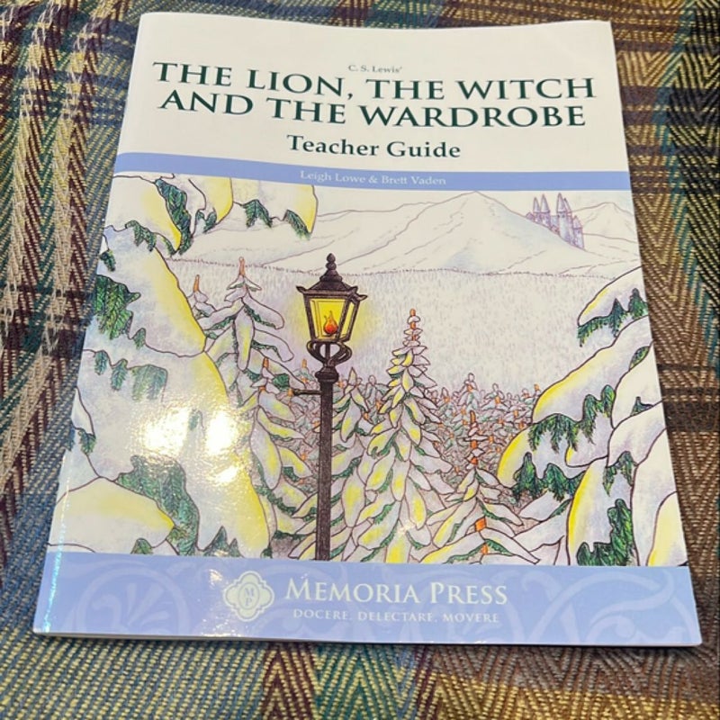 The Lion, the Witch and the Wardrobe: Full Color Edition