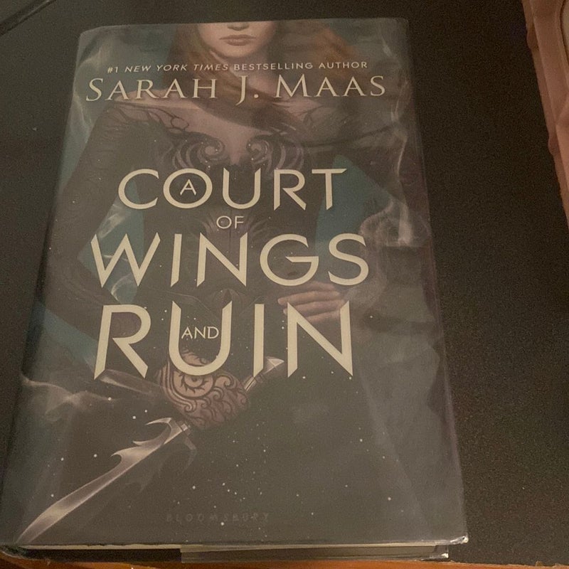 A Court of Wings and Ruin-oop