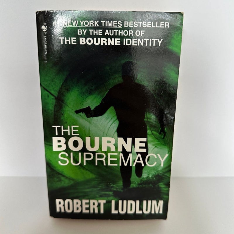 Robert Ludlum Book Bundle, 2 books