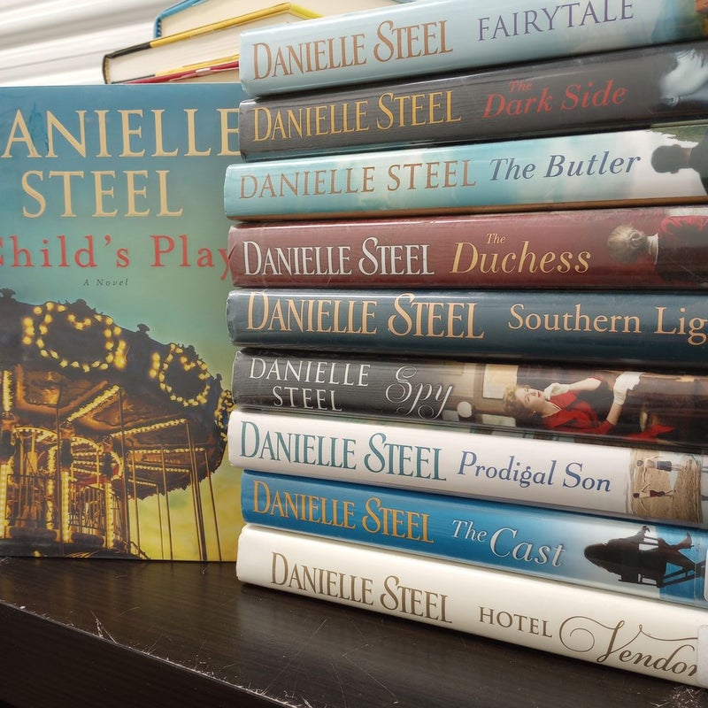 Danielle Steel bundle of 10