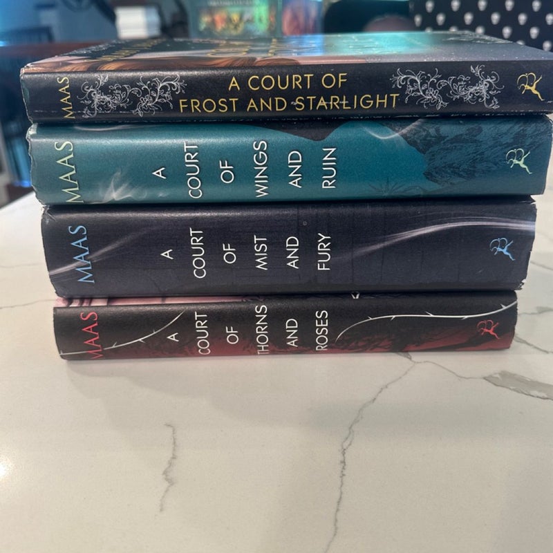 A Court of Thorns and Roses complete 1/1 set with SIGNED ACOTAR 