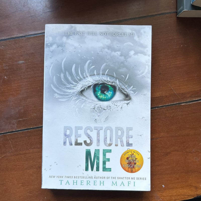 Shatter Me: complete series, including novellas 