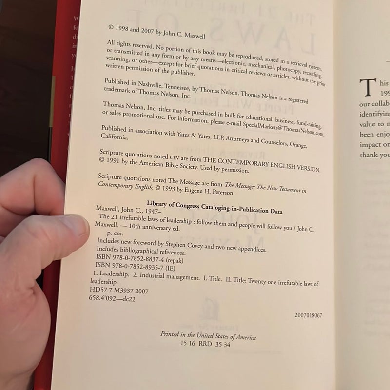 The 21 Irrefutable Laws of Leadership: Follow Them and People Will Follow You