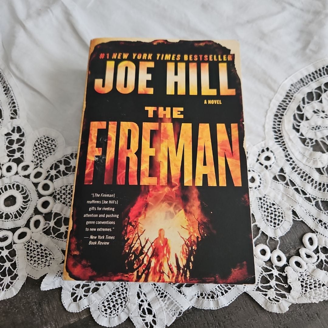 The Fireman by Joe Hill, Paperback | Pangobooks