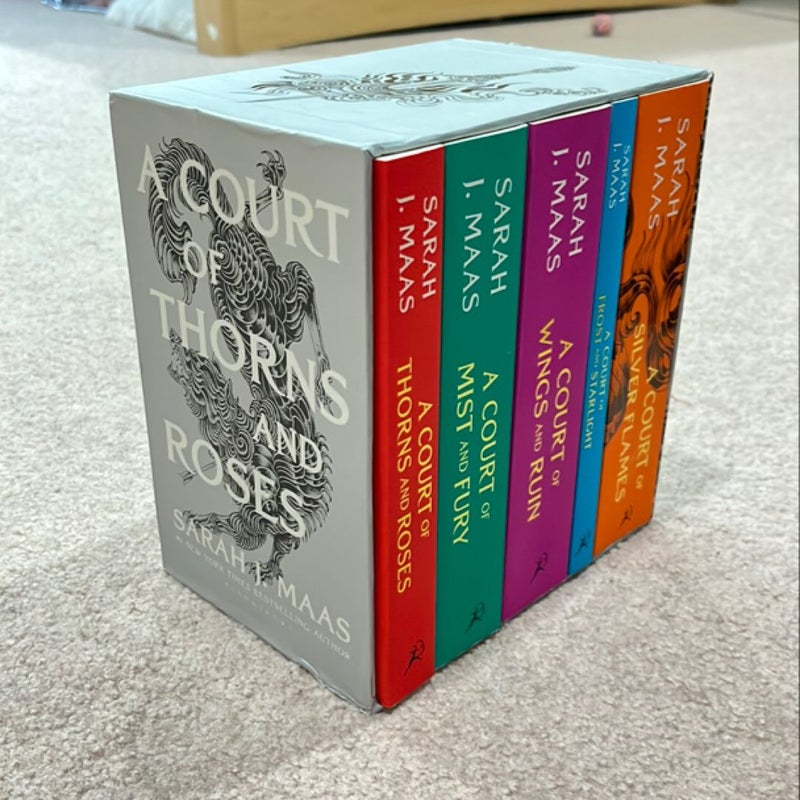 A Court of Thorns and Roses Paperback Box Set (5 Books)