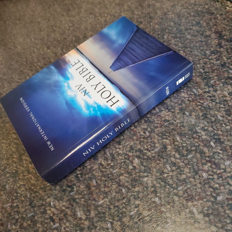 NIV, Value Outreach Bible, Paperback