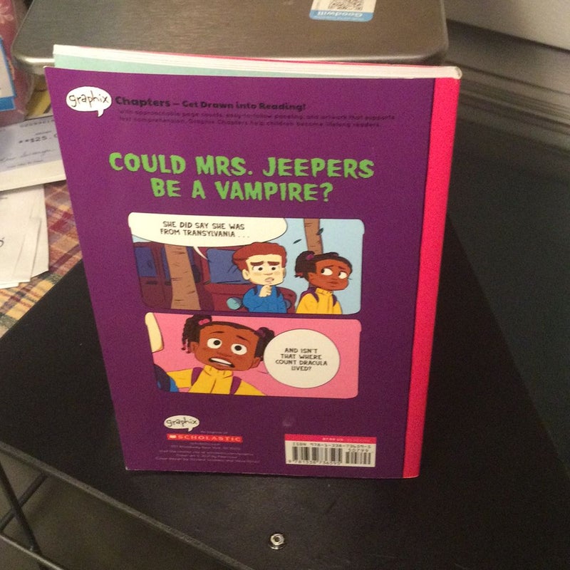 Vampires Don't Wear Polka Dots (the Adventures of the Bailey School Kids Graphic Novel #1)
