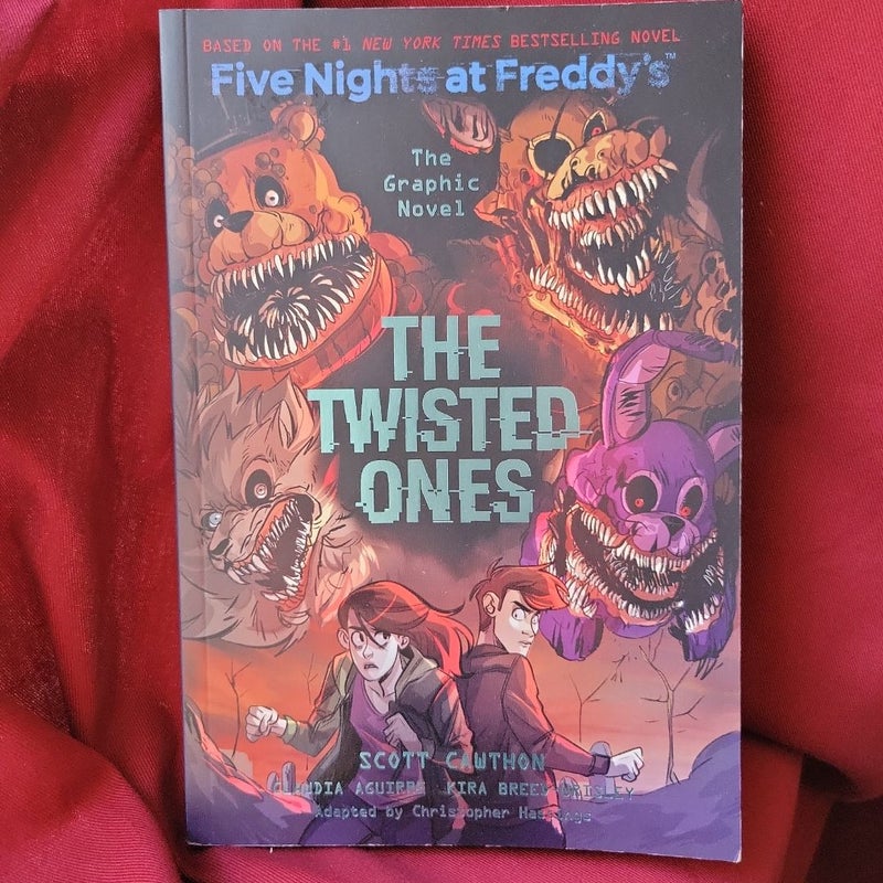 The Twisted Ones (Five Nights at Freddy's Graphic Novel #2)