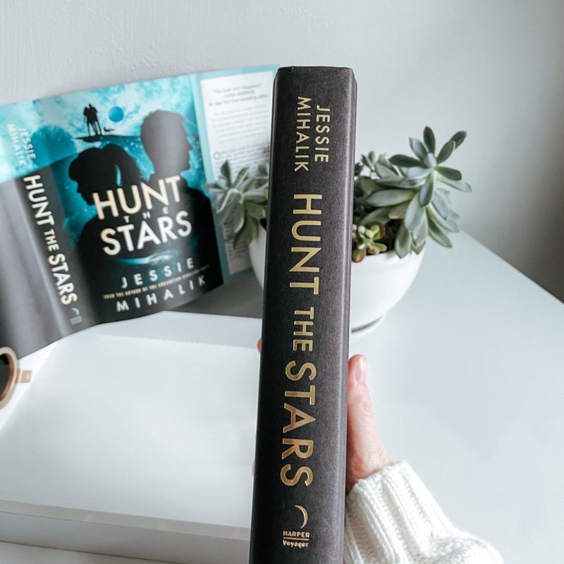 Hunt the Stars Bookish Box Edition