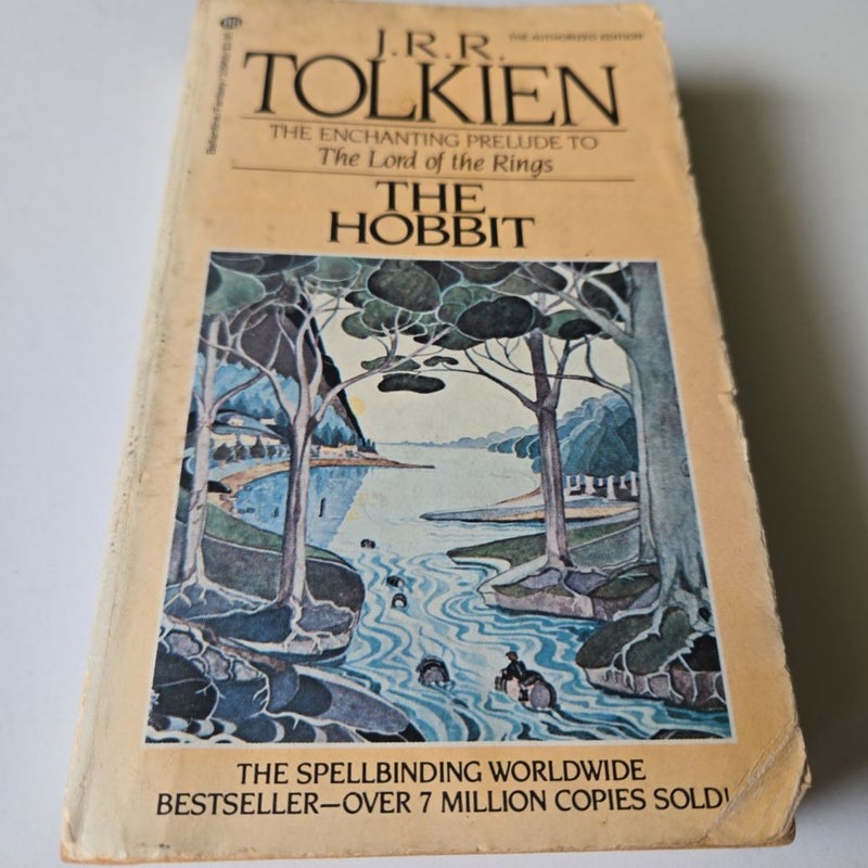 The Hobbit JRR Tolkien paperback vintage 1986