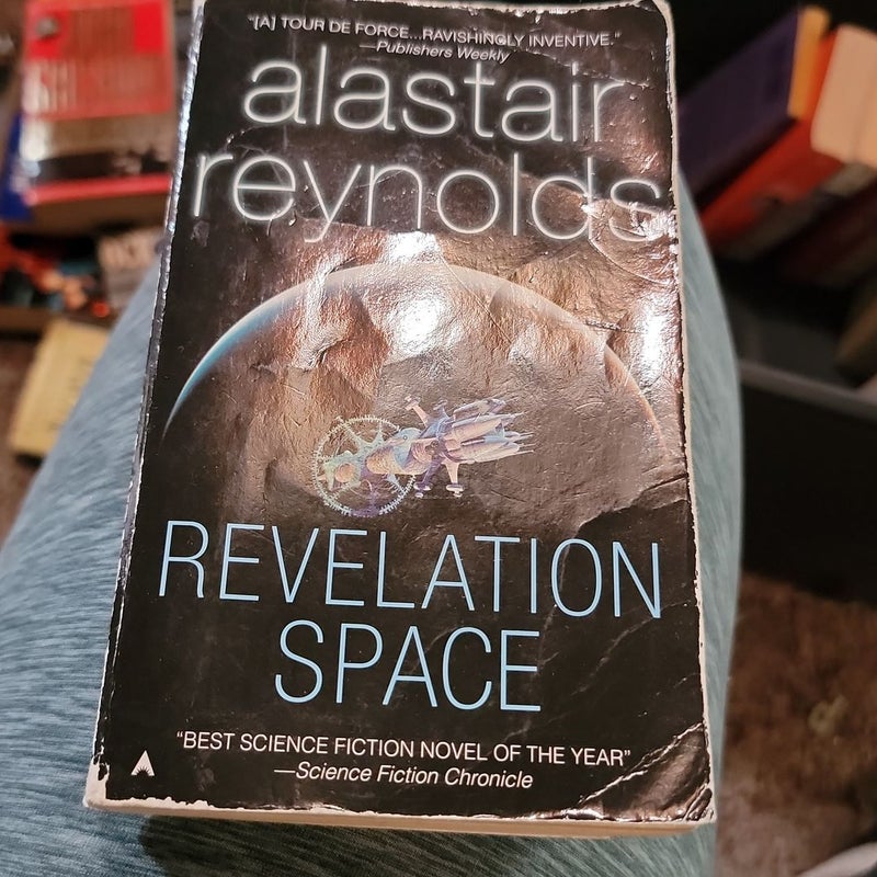 Revelation space by Alastair reynolds, Paperback