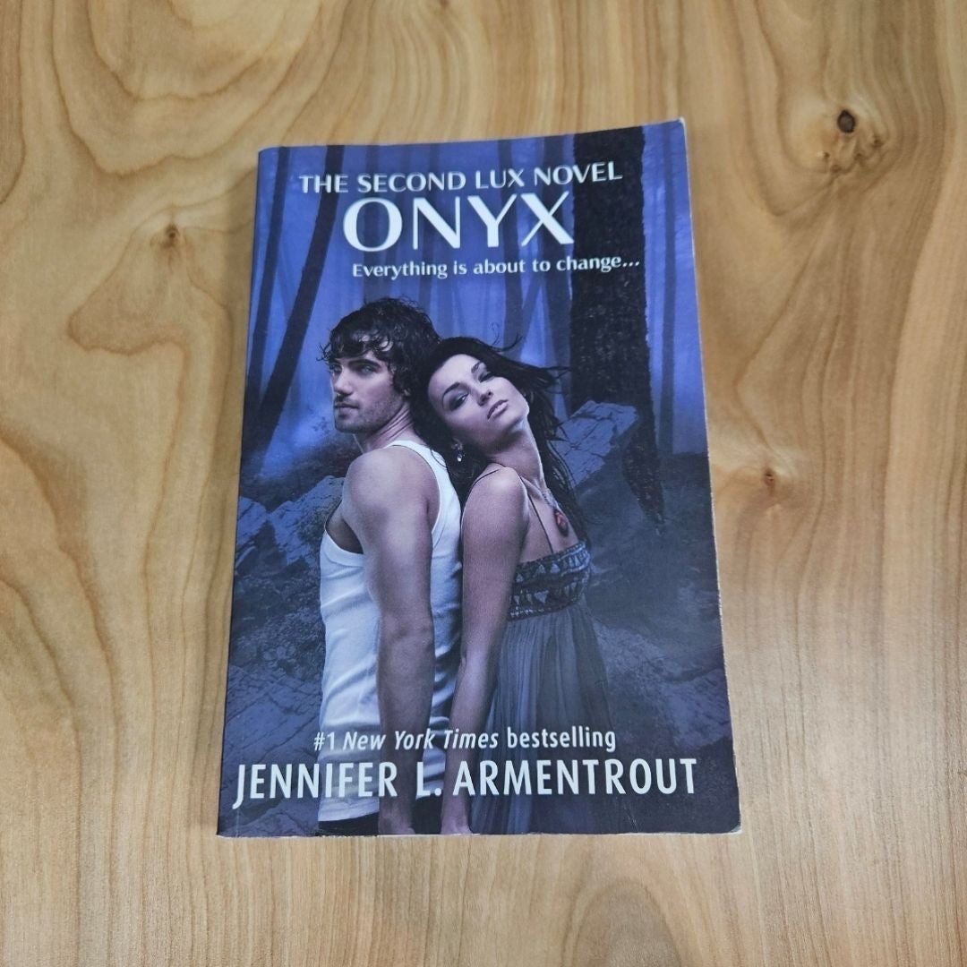 Onyx (Lux - Book Two)