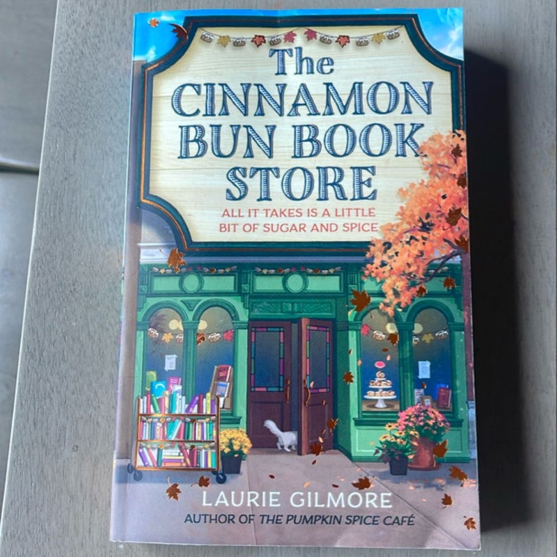 The Cinnamon Bun Book Store (Dream Harbor, Book 2)